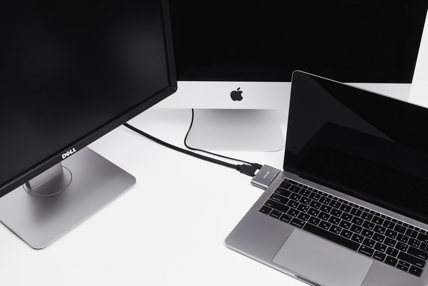 How to connect two monitors to a laptop